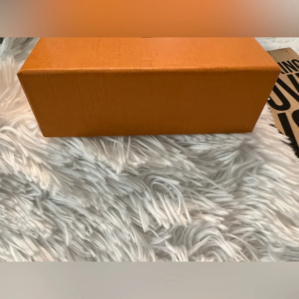 Authentic Louis Vuitton Small Gift Box, Holiday Ribbon and Holiday Gift Card - Picture 8 of 11